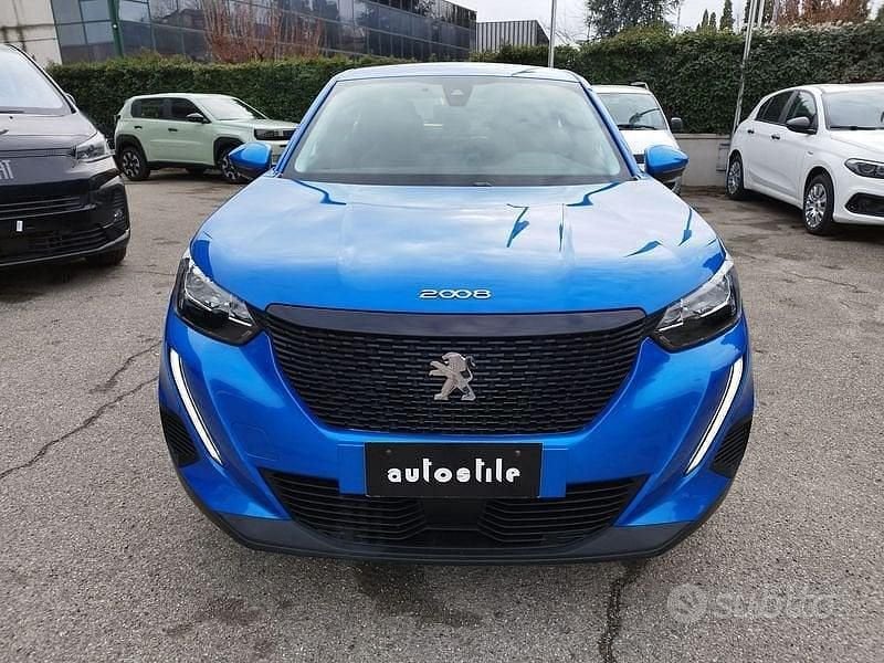 Usata Peugeot 2008 Active 101 CV (74 kW) 2021 Blu SUV