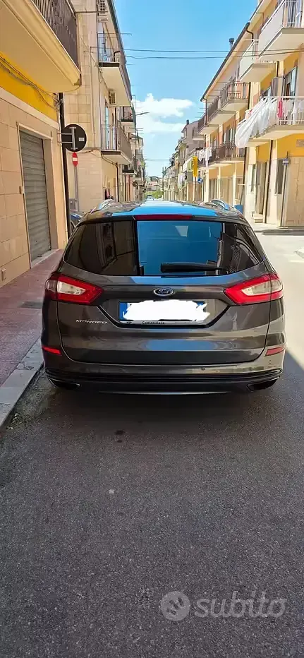 Usata Ford Mondeo 180 CV (132 kW) 2015 Grigio Station wagon