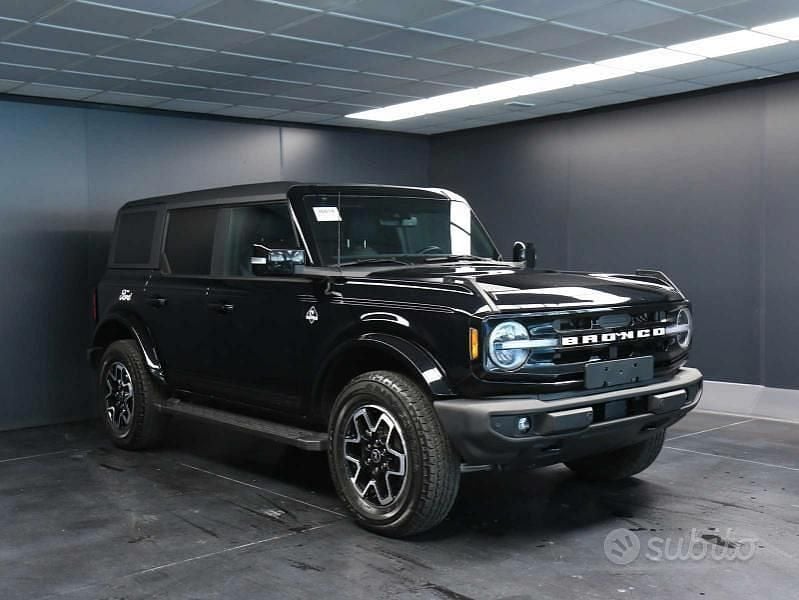 Usata Ford Bronco Outer Banks 335 CV (246 kW) 2024 73b absolute black pastello SUV