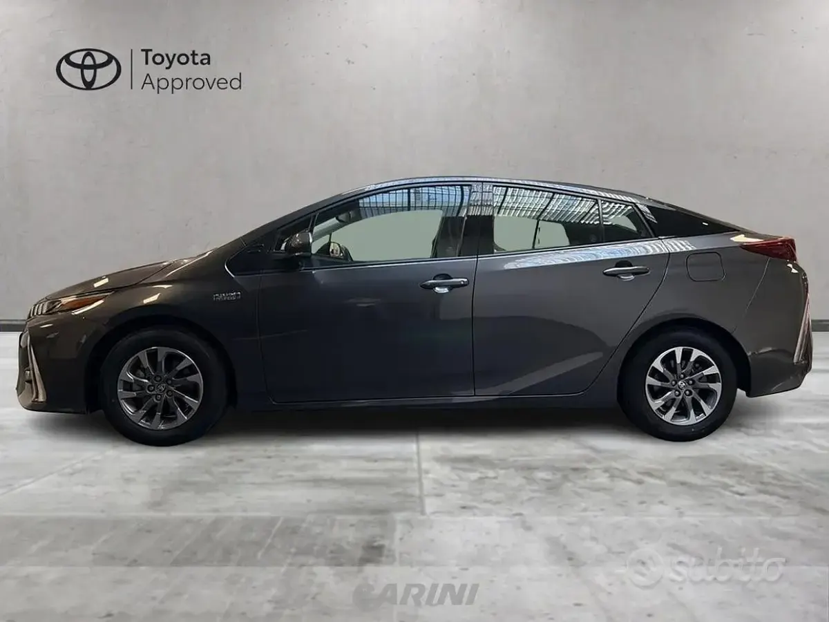 Usata Toyota Prius 122 CV (89 kW) 2020 Grigio Utilitaria