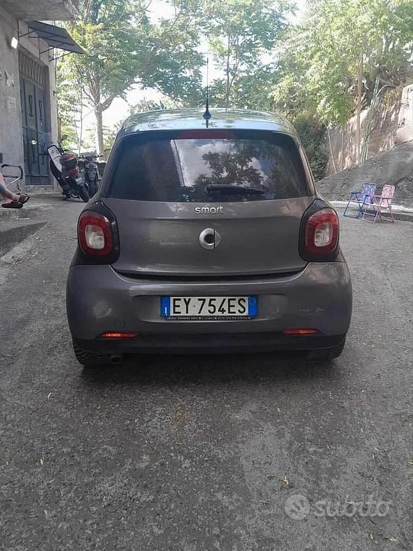 Usata Smart ForFour Passion 70 CV (51 kW) 2015 Grigio Utilitaria