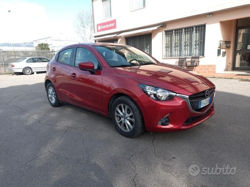 Usata Mazda 2 Evolve 90 CV (66 kW) 2018 Rosso Berlina