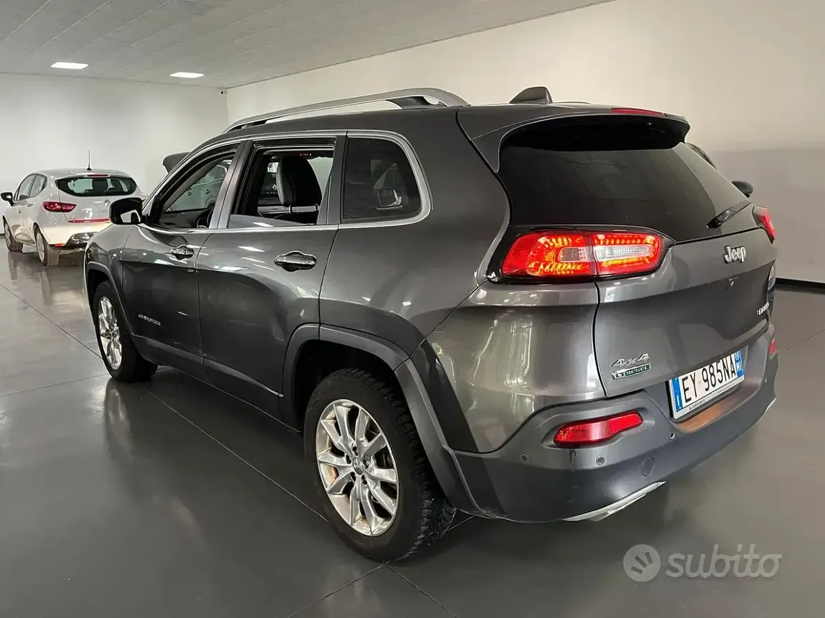 Usata Jeep Cherokee Limited 170 CV (125 kW) 2015 Grigio SUV