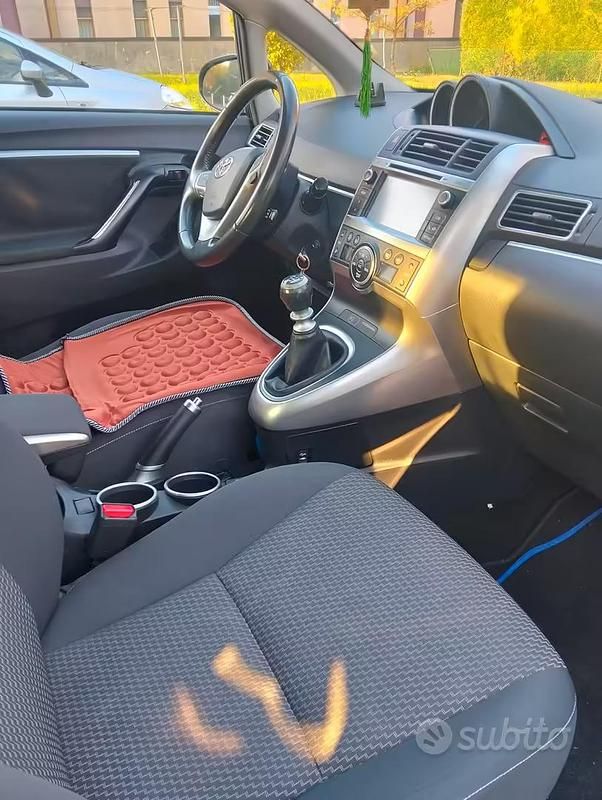 Gebraucht Toyota Verso 132 PS (97 kW) 2016 Schwarz Van / Kleinbus