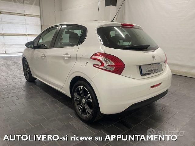 Usata Peugeot 208 Active 82 CV (60 kW) 2014 Bianco Utilitaria