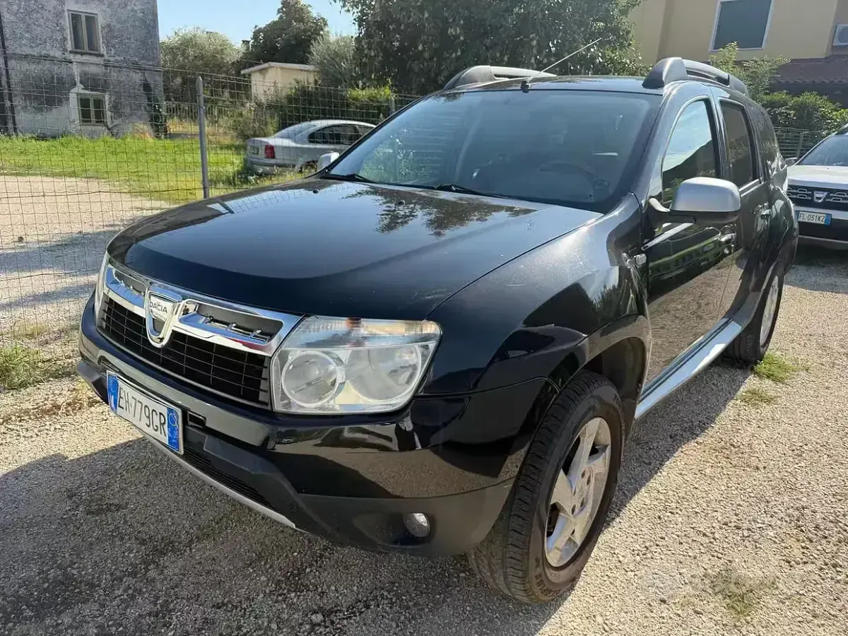 Usata Dacia Duster Lauréate 107 CV (78 kW) 2011 Nero SUV