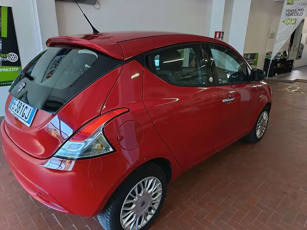 Usata Lancia Ypsilon Platinum 69 CV (50 kW) 2016 Utilitaria