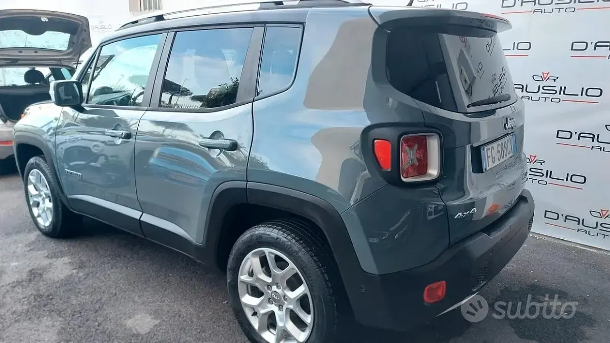 Usata Jeep Renegade Limited 140 CV (102 kW) 2017 Other SUV