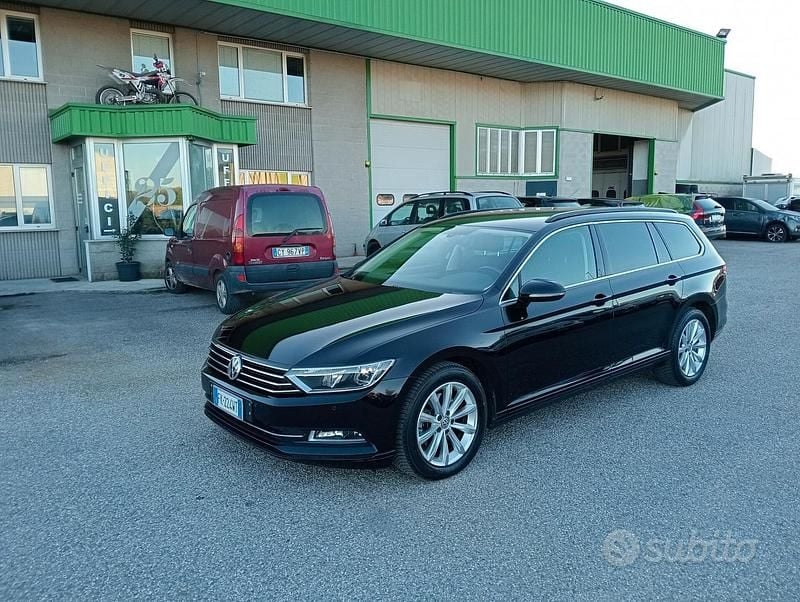Usata VW Passat 120 CV (88 kW) 2017 Nero Station wagon