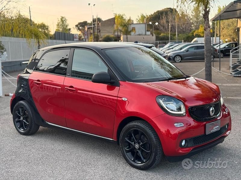 Rosso Usata 2016 Smart ForFour Passion Due volumi | 8999 € (Buon prezzo) - Immagine 1/4