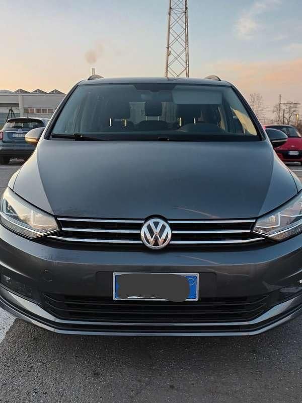 Usata VW Touran Executive 116 CV (85 kW) 2018 Grigio Monovolume