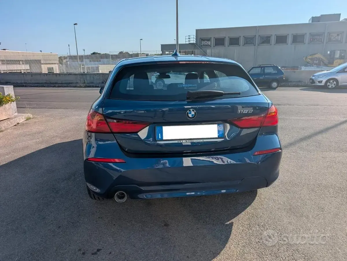Usata BMW 116 Advantage 116 CV (85 kW) 2020 Blu Utilitaria