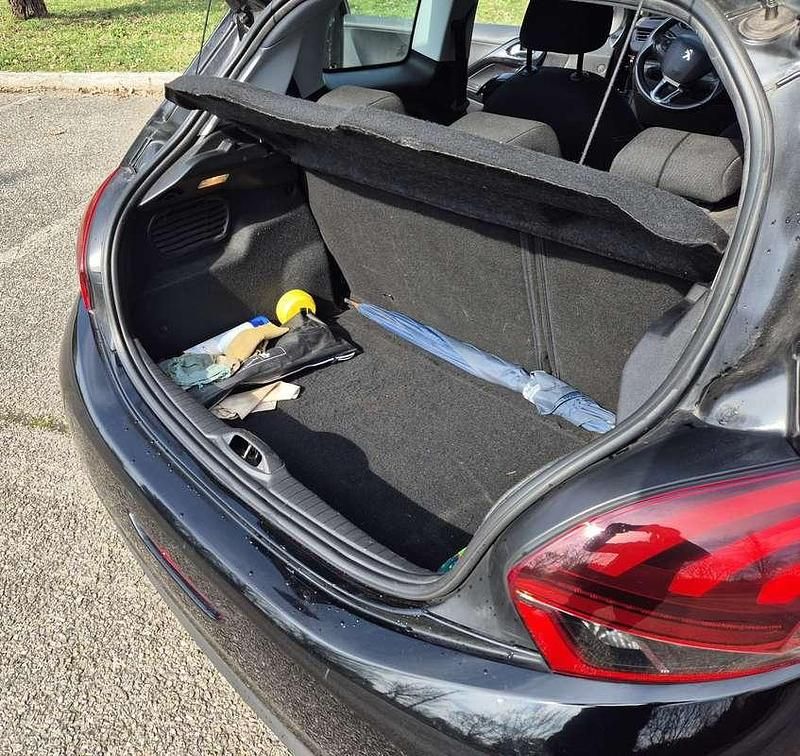 Usata Peugeot 208 Active 82 CV (60 kW) 2015 Utilitaria