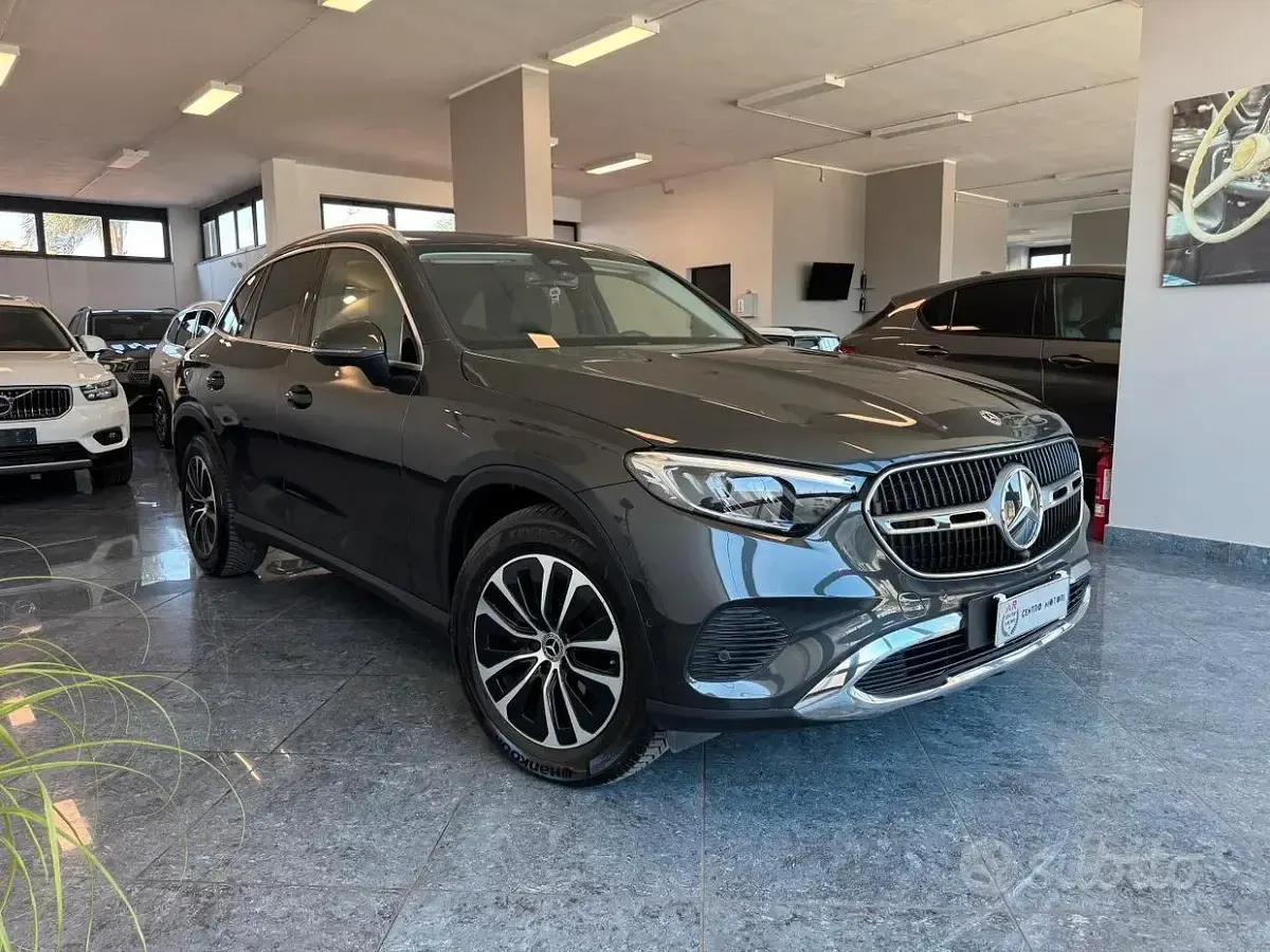 Usata Mercedes GLC220 Advanced Plus 197 CV (144 kW) 2023 Mountain grey SUV