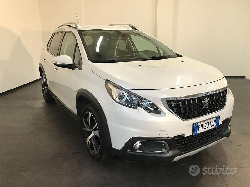 Usata Peugeot 2008 Allure 100 CV (73 kW) 2017 Bianco SUV
