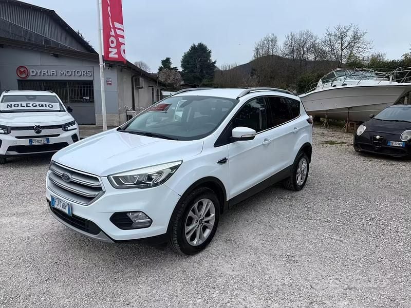 Usata Ford Kuga Titanium 120 CV (88 kW) 2017 Bianco SUV