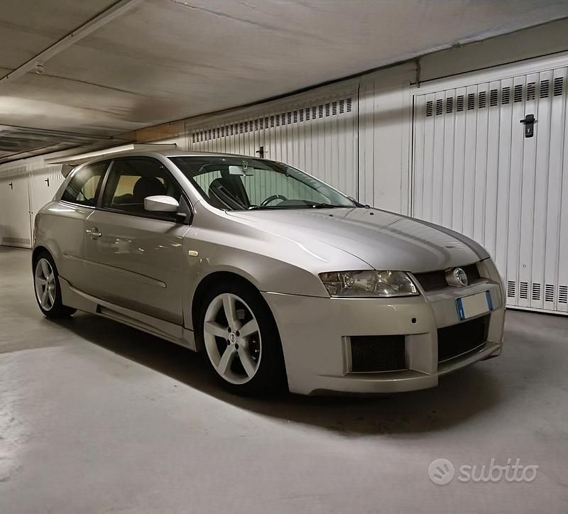 Usata Fiat Stilo Dynamic 116 CV (85 kW) 2002 Grigio Berlina