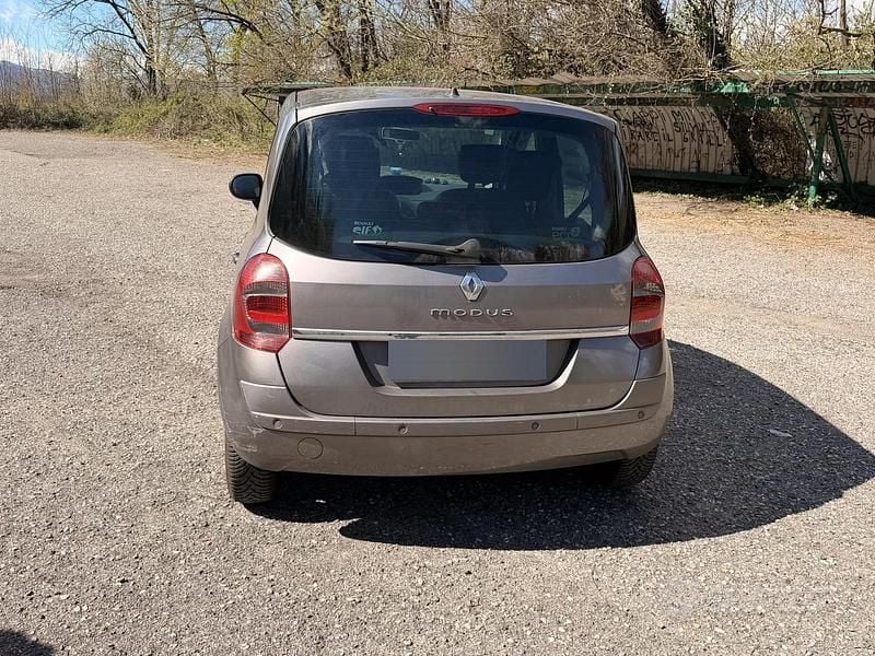 Usata Renault Modus 2011 Grigio Monovolume