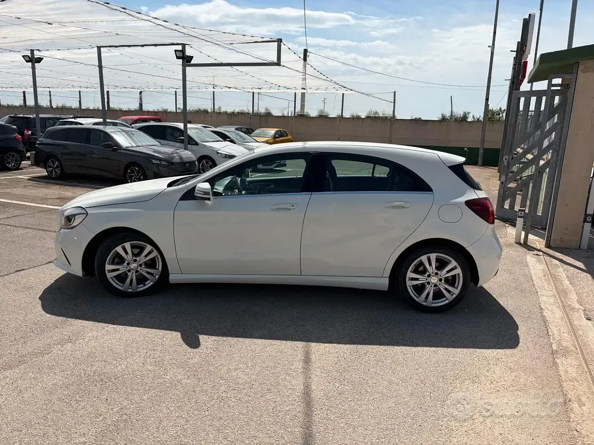 Usata Mercedes A200 136 CV (100 kW) 2017 Bianco Utilitaria