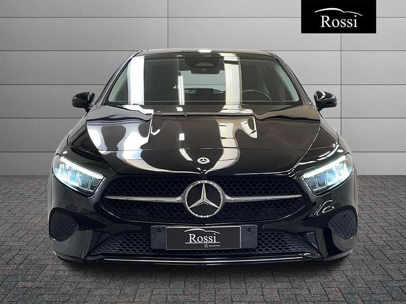 Usata Mercedes A180 Advanced 116 CV (85 kW) 2023 Nero Berlina