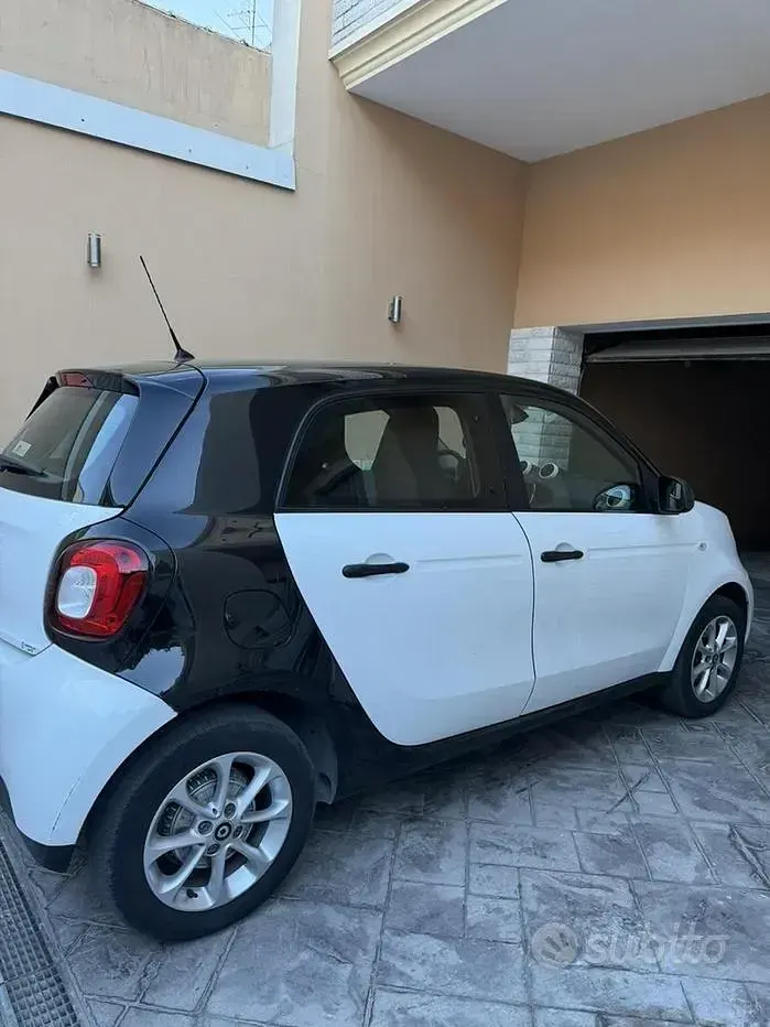 Usata Smart ForFour 71 CV (52 kW) 2019 Bianco Utilitaria