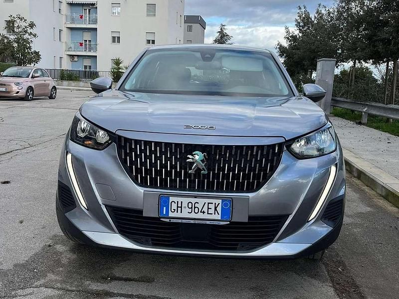 Usata Peugeot 2008 Active 56 kW (77 CV) 2021 Grigio SUV