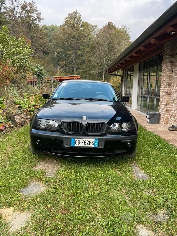 Usata BMW 330 Efficient Dynamics 260 CV (191 kW) 2002 Nero Berlina