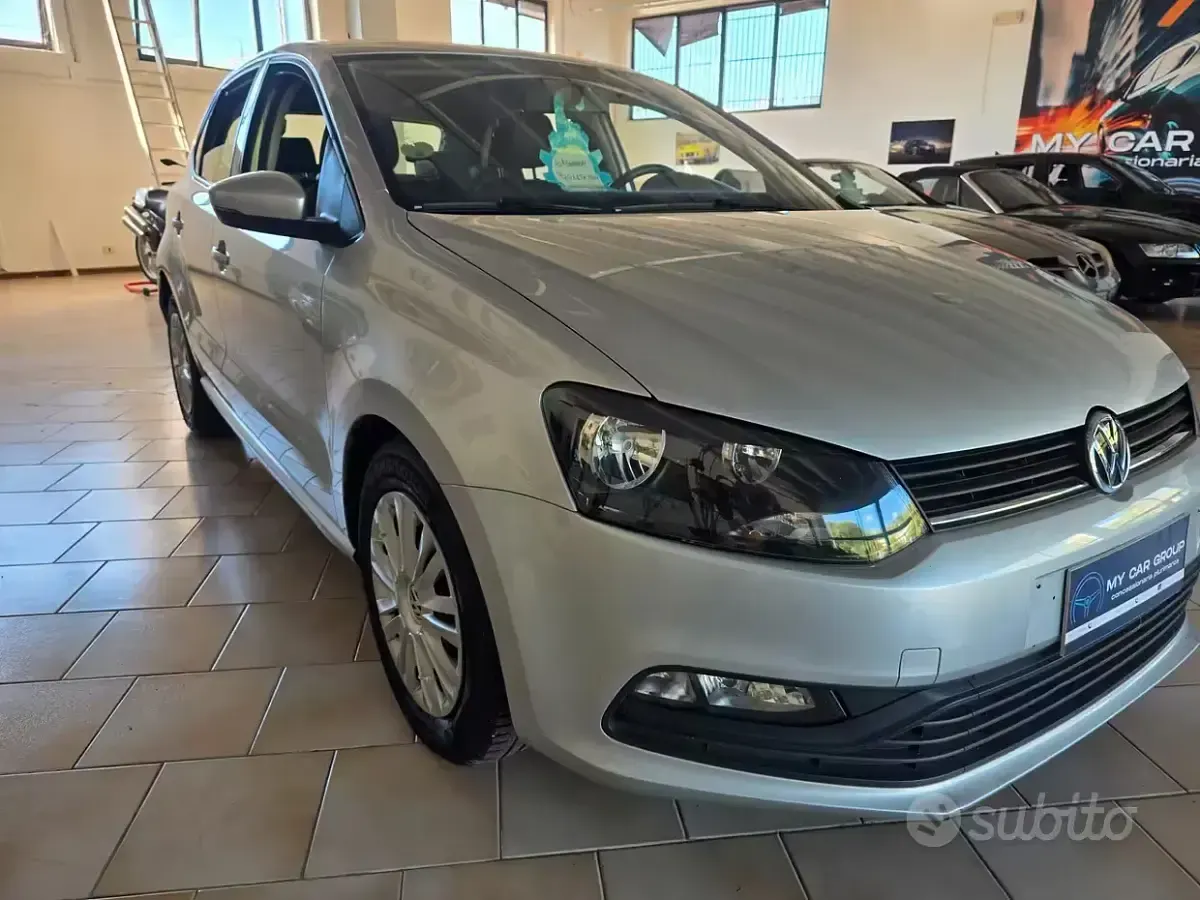 Usata VW Polo Trendline 75 CV (55 kW) 2017 Grigio Berlina