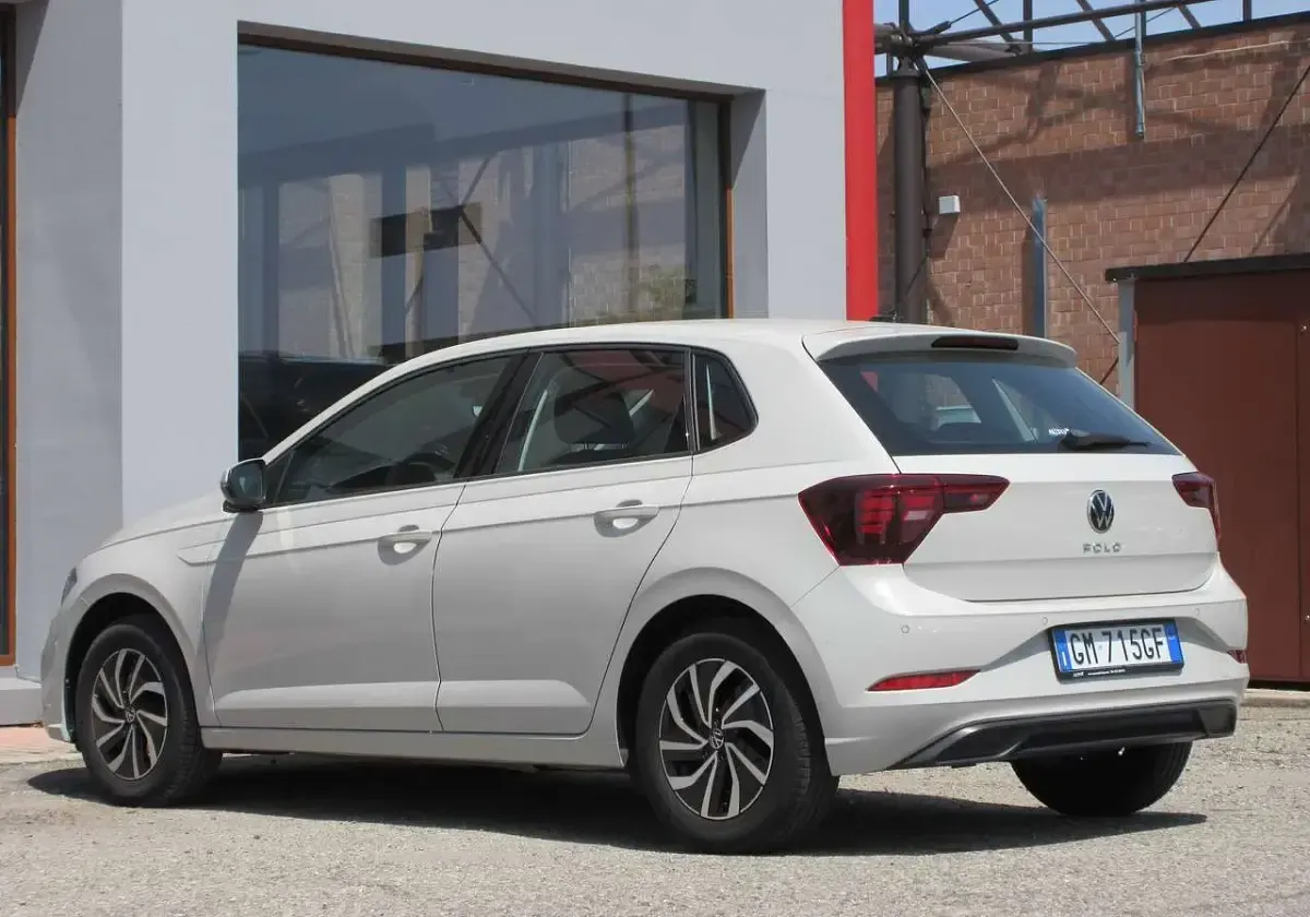 Usata VW Polo Life 95 CV (69 kW) 2023 Ascot grey Utilitaria