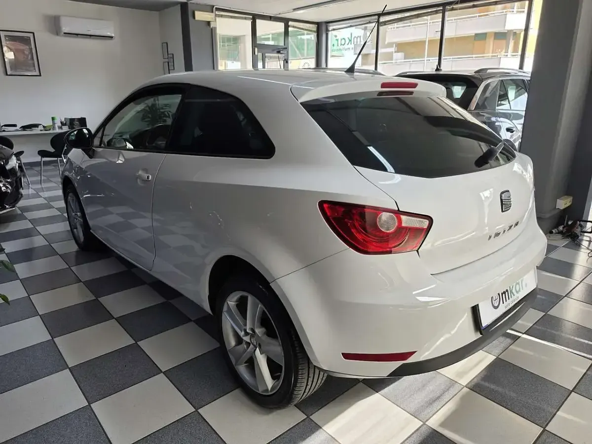 Usata Seat Ibiza Style 90 CV (66 kW) 2012 Bianco Berlina