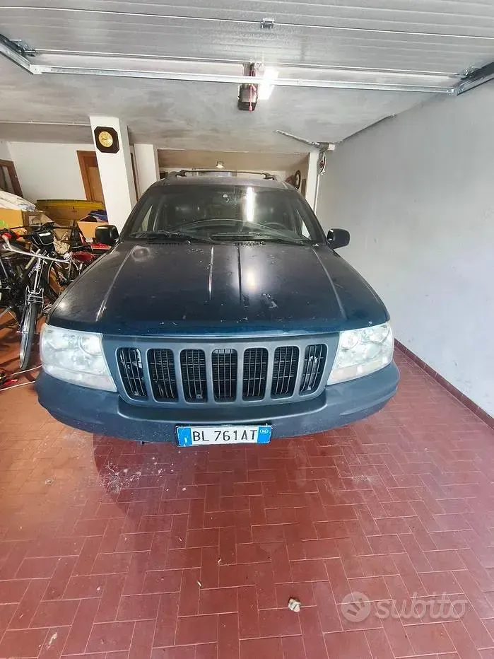 Usata Jeep Cherokee 223 CV (164 kW) 2000 Bluazzurro SUV