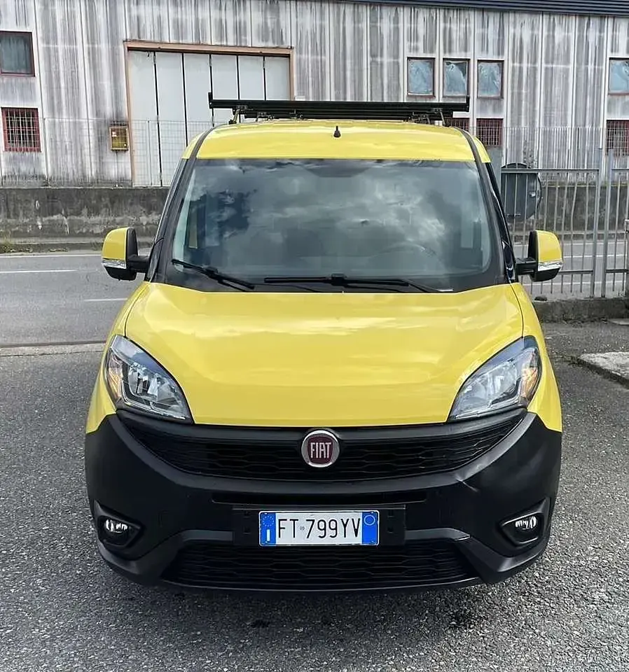Usata Fiat Doblò 95 CV (69 kW) 2019 Giallo Monovolume