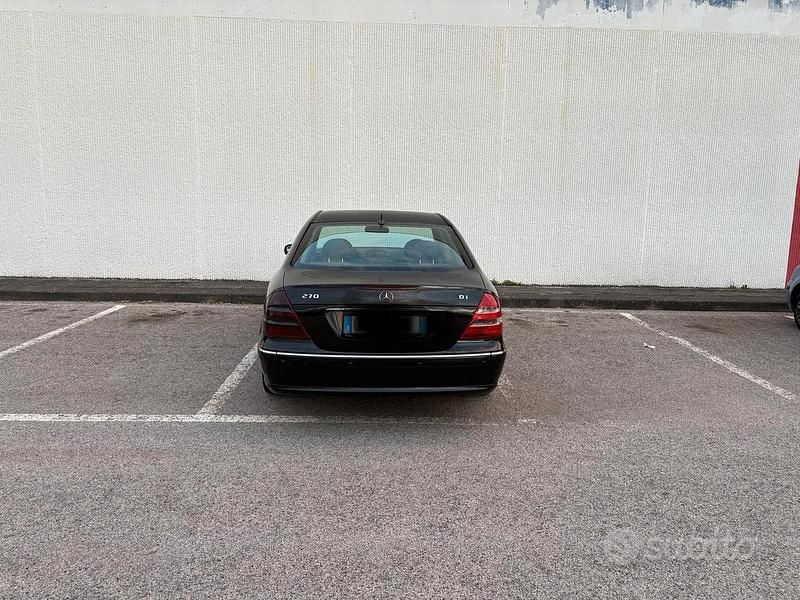 Occasion Mercedes E270 2002 Noir Berline