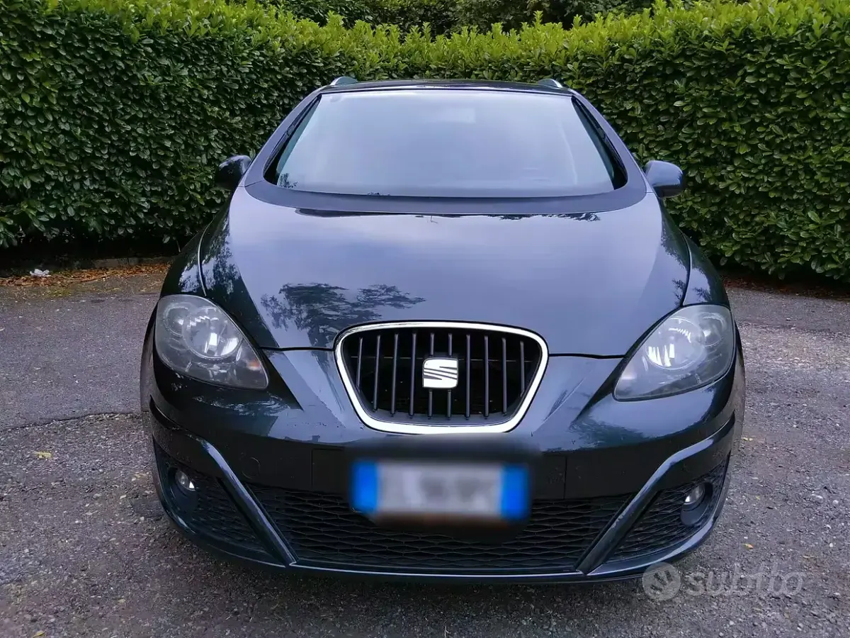 Usata Seat Altea XL 105 CV (77 kW) 2012 Grigio Monovolume