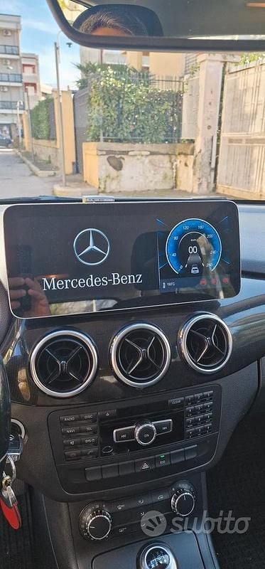 Usata Mercedes B180 Executive 109 CV (80 kW) 2013 Grigio Monovolume