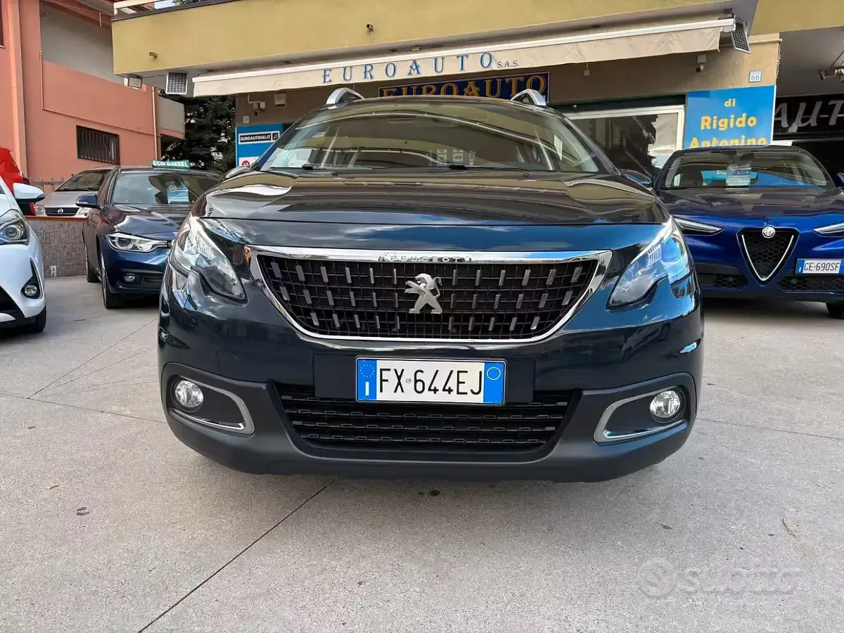 Usata Peugeot 2008 Allure 102 CV (75 kW) 2019 Grigio SUV