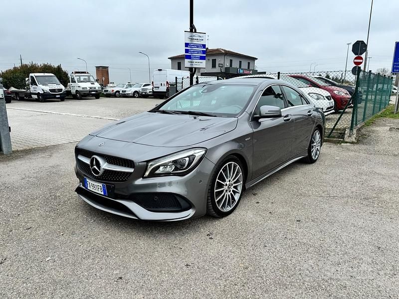 Usata Mercedes CLA220 Premium 169 CV (124 kW) 2019 Grigio Berlina