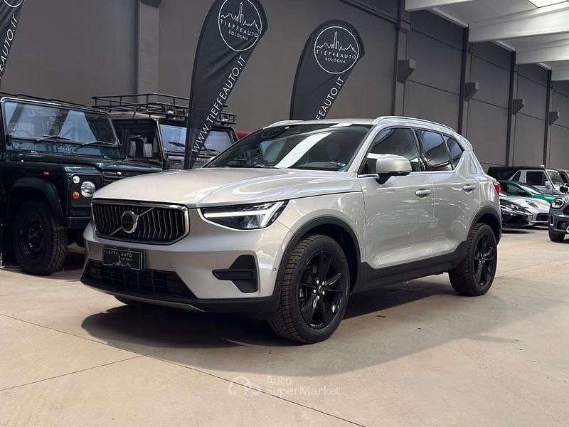 Usata Volvo XC40 Plus 163 CV (119 kW) 2022 Argento metallizzato SUV