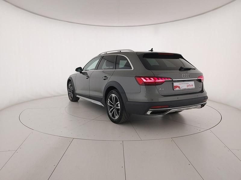 Usata Audi A4 Allroad Business 204 CV (150 kW) 2022 Grigio chronos metallizzato Station wagon