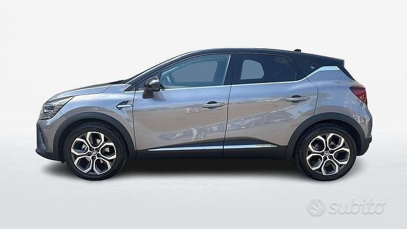 Usata Renault Captur Techno 145 CV (106 kW) 2023 Grigio scuro SUV