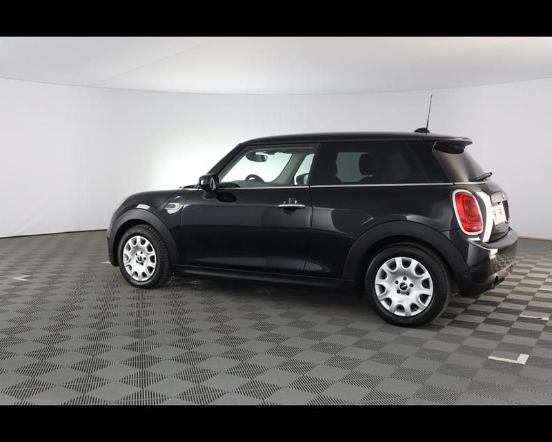 Usata Mini ONE 75 CV (55 kW) 2020 Nero / metallizzato Utilitaria