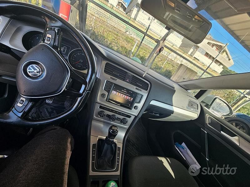 Usata VW Golf VII 110 CV (80 kW) 2016 Grigio Utilitaria
