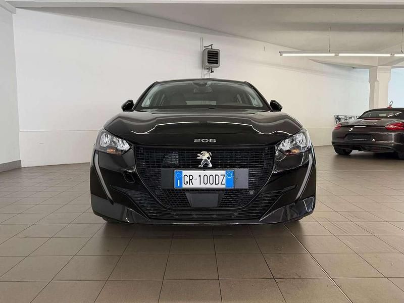 Usata Peugeot e-208 Allure 114 kW (156 CV) 2023 Nero Utilitaria