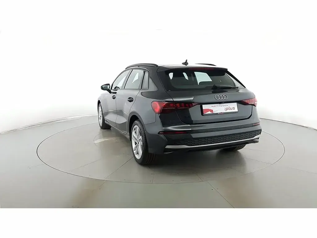 Usata Audi A3 Sportback e-tron Business 150 CV (110 kW) 2025 Grigio manhattan metallizzato Utilitaria