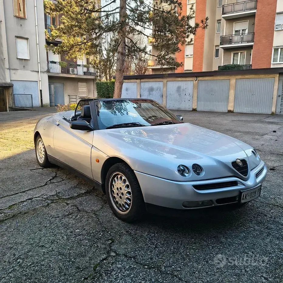 Usata Alfa Romeo Spider 1996 Grigio Cabrio