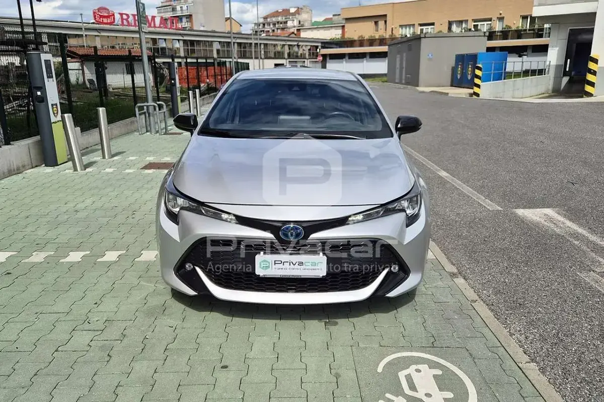 Usata Toyota Corolla Business Edition 122 CV (89 kW) 2021 Grigio Utilitaria