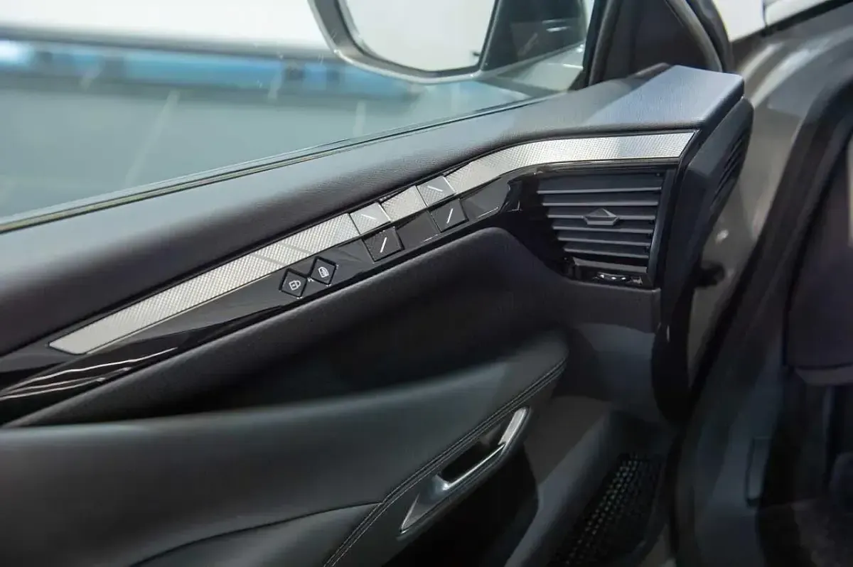 Nuova DS Automobiles DS4 Trocadero 225 CV (165 kW) 2025 Grigio SUV