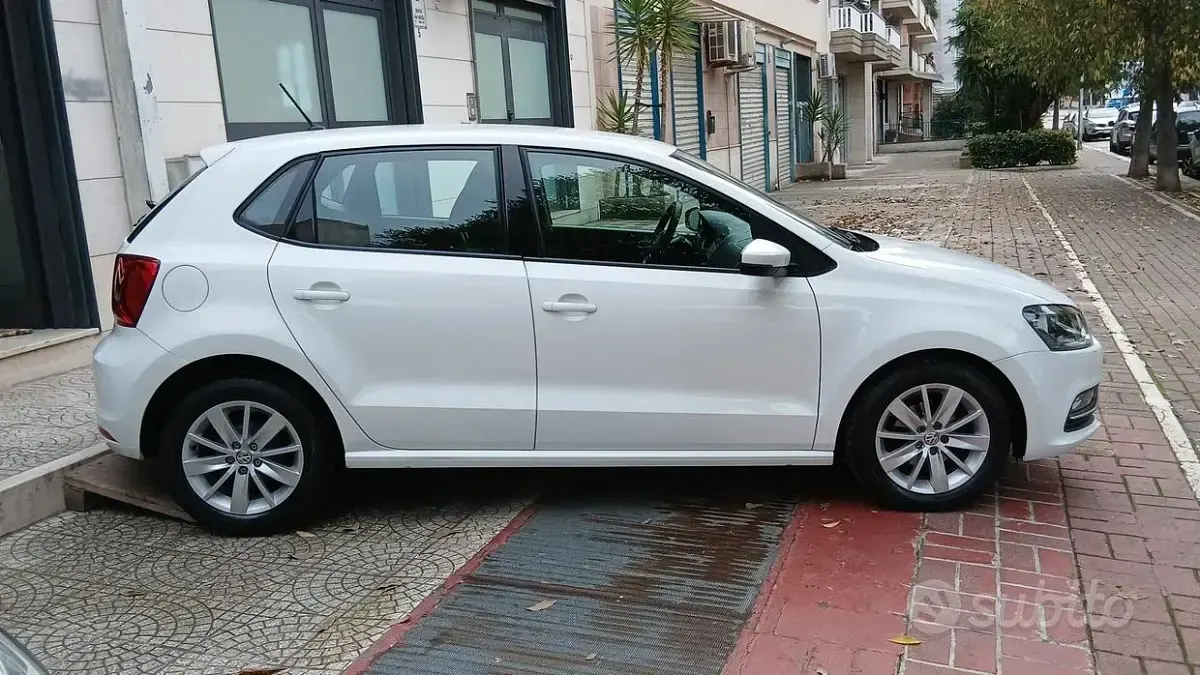 Usata VW Polo Highline 75 CV (55 kW) 2016 Bianco Berlina