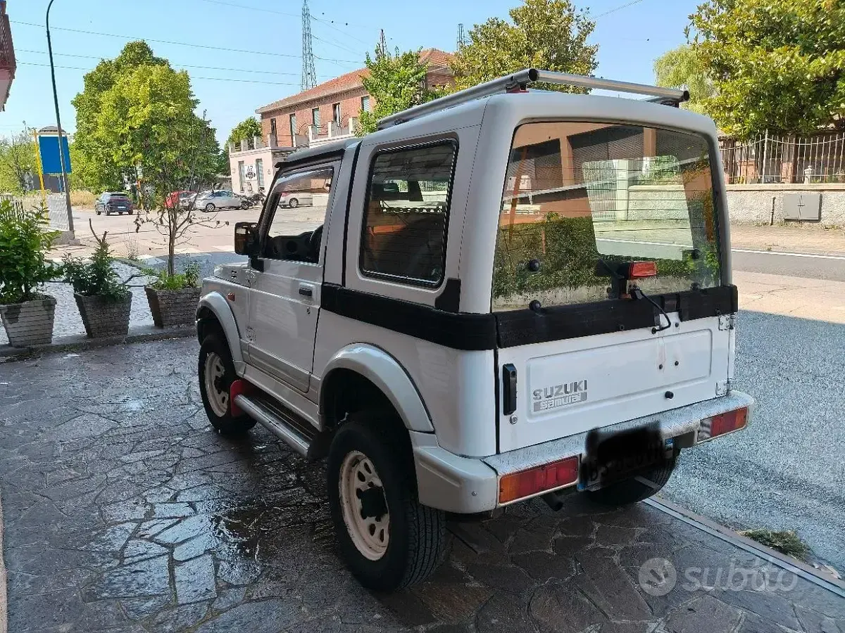Usata Suzuki Samurai 63 CV (46 kW) 2002 Bianco SUV