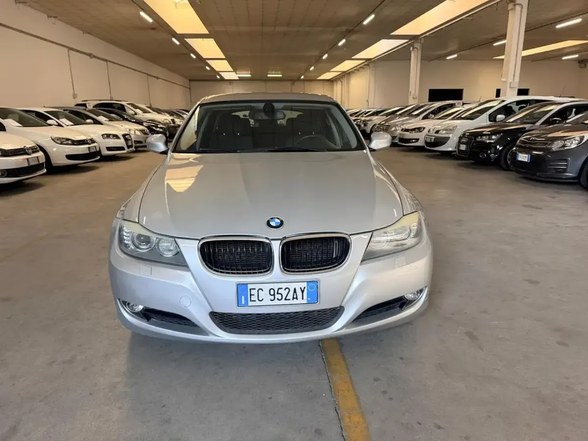 Usata BMW 318 Efficient Dynamics 143 CV (105 kW) 2010 Argento Station wagon